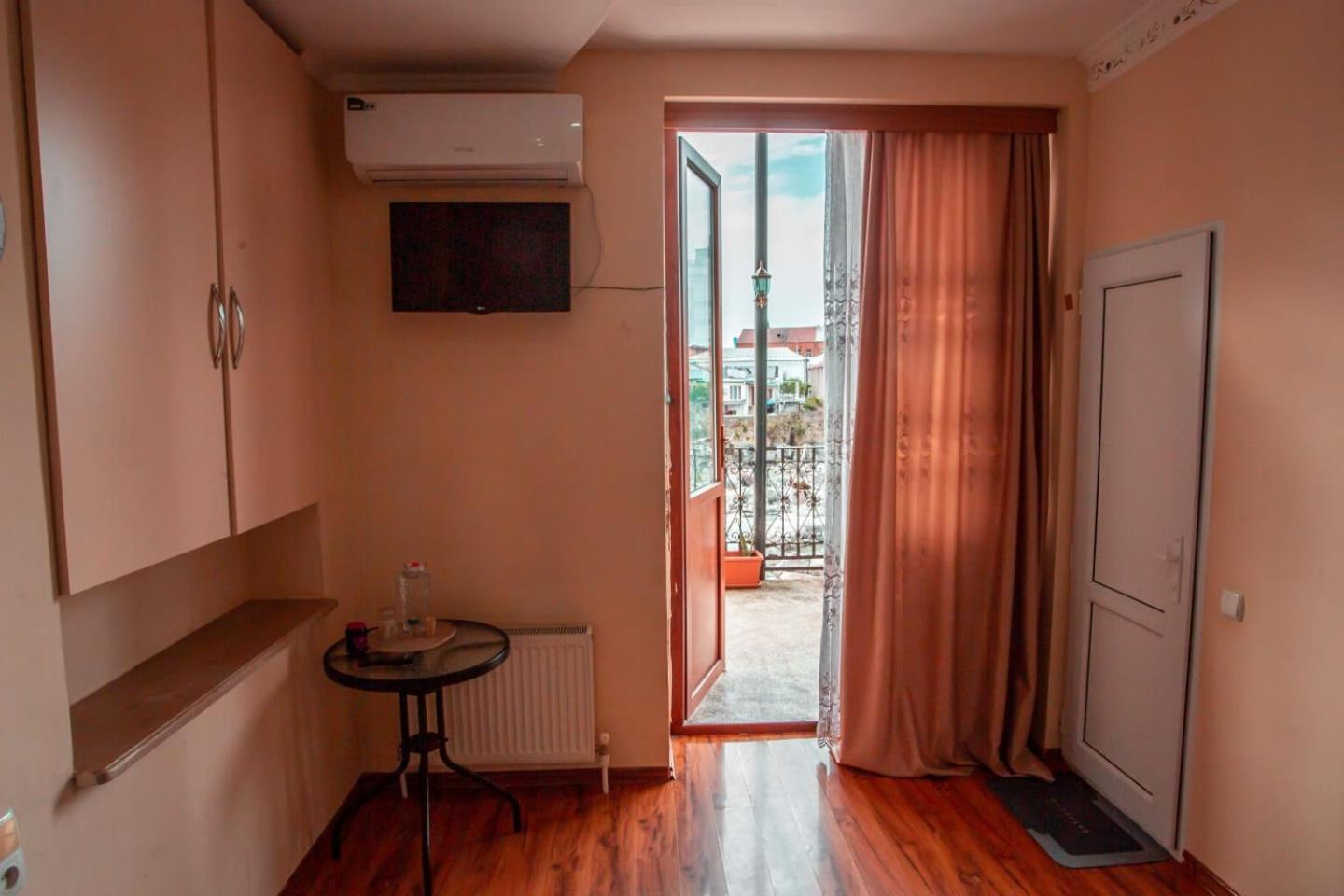 Guest House Sanapiro Koutaïssi Extérieur photo