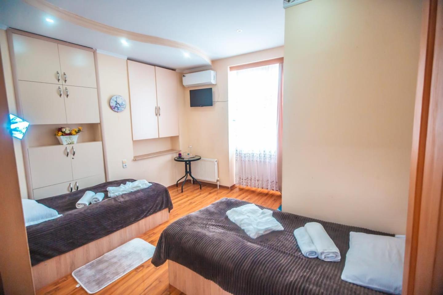Guest House Sanapiro Koutaïssi Extérieur photo